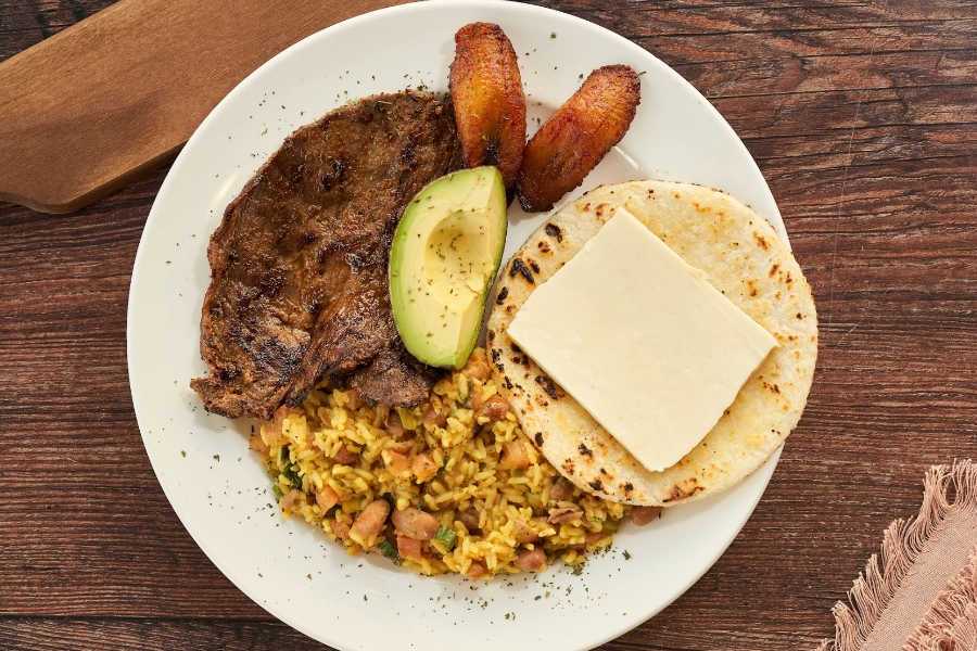 Calentado y Carne Asada 