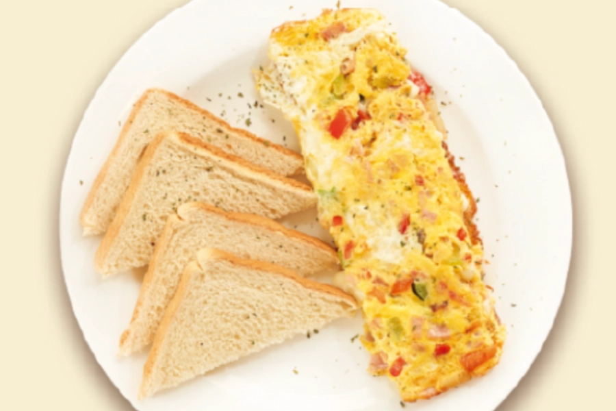 Omelet de Jamón o Bacon Con pan tostado