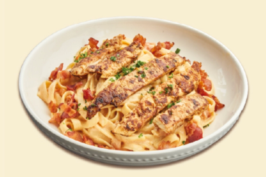 Fettuccine Pollo Tocineta