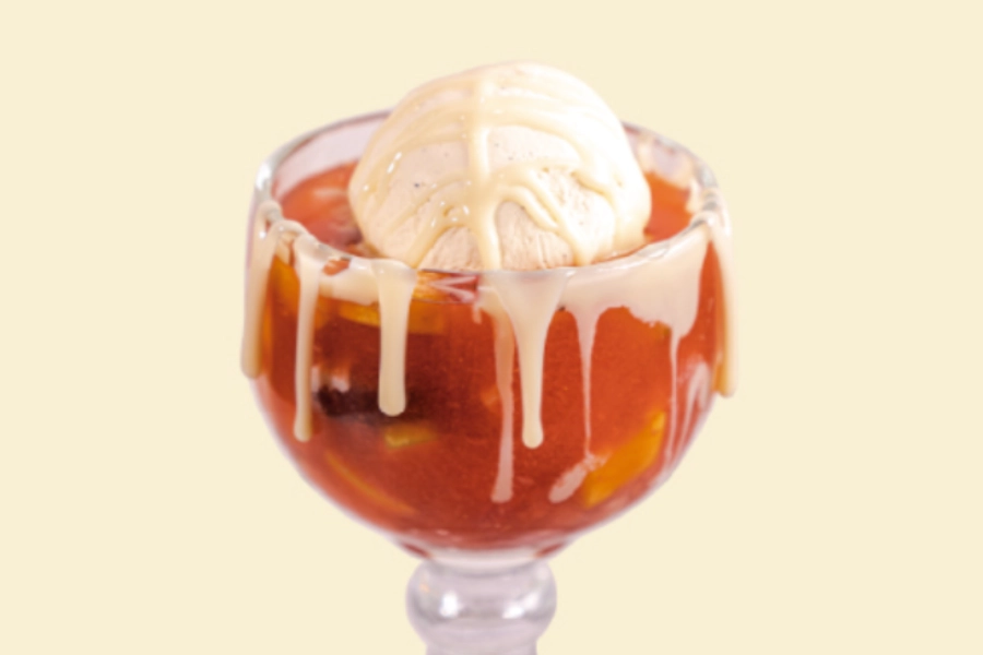 Salpicón with ice cream